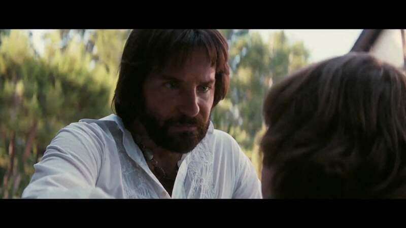 Bradley Cooper est méconnaissable avec des cheveux ultra-longs et un bouc dans le film "Licorice Pizza"