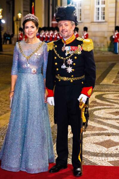 Le prince Frederik et la princesse Mary de Danemark sont superbes pour le dîner de Nouvel An au palais d'Amalienborg de Copenhague, le 1er janvier 2023