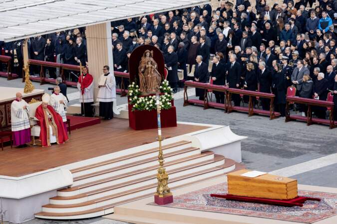 Le pape François préside les funérailles de son prédécesseur Benoit XVI (Joseph Ratzinger), le 5 janvier 2023