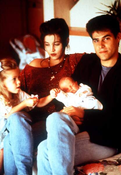 Danielle Riley Keough et Lisa Marie Presley accompagnés de leur deux enfants en 1992.