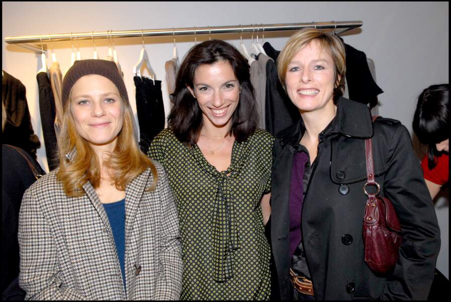 Marina Foïs apparaît avec des cheveux longs auprès de Aura Atika et Karin Viard à la soirée d'inauguration de la boutique Berenice à Paris