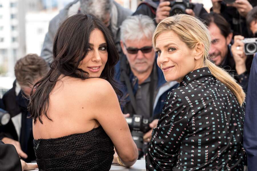 Aux côtés de Nadine Labaki, Marina Foïs est élégante avec une queue de cheval basse au Festival de Cannes, le 15 mai 2019