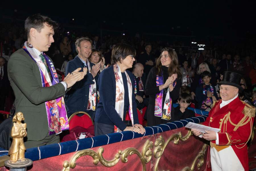 La princesse Stéphanie de Monaco était entourée de son fils Louis Ducruet, de Charlotte Casiraghi et de son fils Raphael Elmaleh et de Stéphane Bern lors du 45ème Festival International du Cirque de Monte-Carlo le 21 janvier
