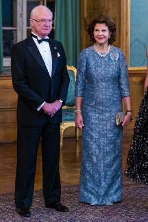Silvia de Suède et le roi Carl XVI Gustav arrivent ensemble au dîner de gala annuel "Sverigemiddagen" à Stockholm, le 20 janvier 2023