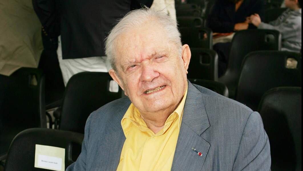 Pierre Delanoë, lors de l'inauguration de la place Loulou Gaste dans le 17e arrondissement de Paris, le 30 juin 2005