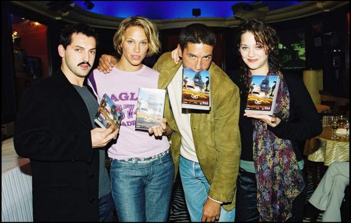 Frederic Diefenthal, Emma Sjoberg, Samy Naceri et Marion Cotillard et son carré court au lancement du Film Taxi 2 en 2000