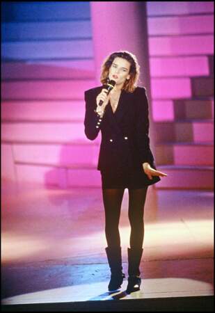 Stéphanie de Monaco chante en 1991 sur le plateau de “Stars 90” de Michel Drucker 