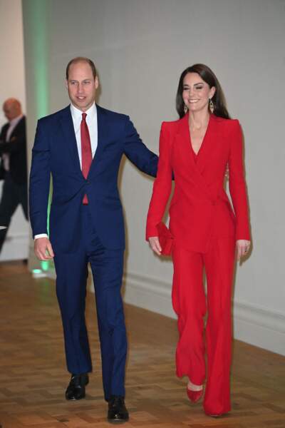 Kate Middleton ne s'habille qu'en Alexander McQueenn lors de la soirée "Shaping Us" en amont des BAFTA Awards 2023 à Londres. Puisqu'elle se glissait dans un ensemble de costume rouge flamboyant de sa marque britannique préférée, le 30 janvier 2023