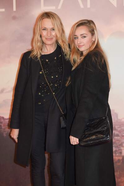 Estelle Lefébure avec sa fille Emma Smet à l'avant-première du film Holy Lands en 2018