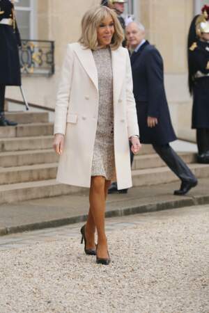 Brigitte Macron met ses jambes galbées en évidence au palais de l'Elysée, le 25 janvier 2023