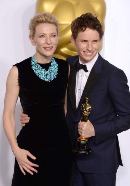 Cate Blanchett change de coloration capillaire et opte pour un blond polaire à la cérémonie des Oscar, le 22 février 2015