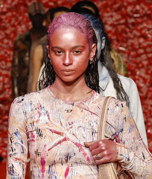 Cheveux colorés à la racine au défilé Diesel - prêt-à-porter automne-hiver 2023/2024 lors de la Fashion week de Milan (22 février 2023)