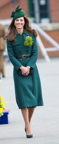 Comme le veut la tradition, Kate Middleton se recouvre entièrement de vert le jour de la Saint-Patrick, le 17 mars 2014 
