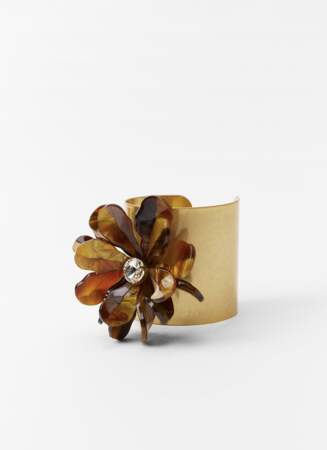 Bracelet à fleur en résine, Zara, 16€