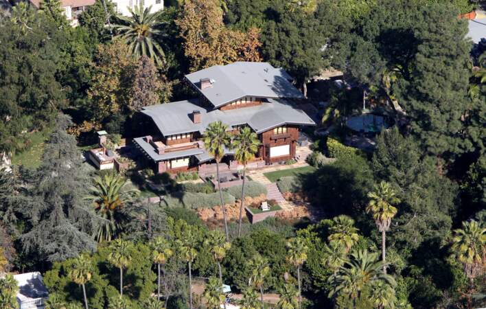 Selon les informations de plusieurs médias américains, Brad Pitt a mis en vente sa villa, début janvier 2023, pour environ 40 millions de dollars.