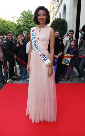 Flora Coquerel (Miss France 2014) arrive à la soirée Global Gift Gala 2014 à Paris