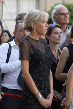 Brigitte Macron et son mini-chignon en 2017
