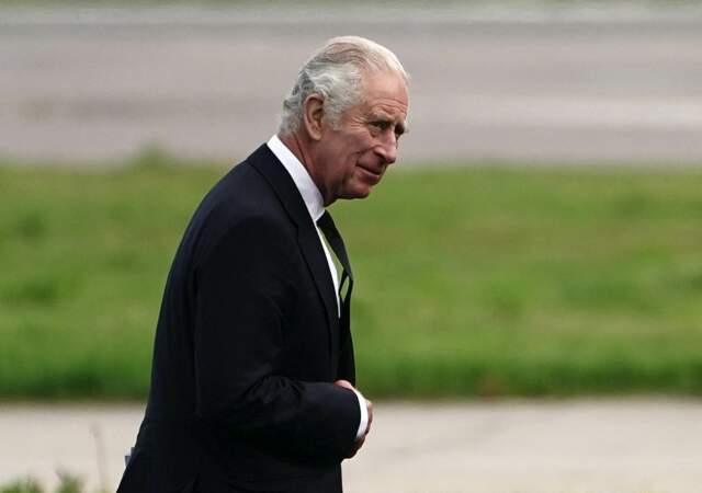 Le roi Charles III, à l'aéroport de Aberdeen, le 9 septembre 2022