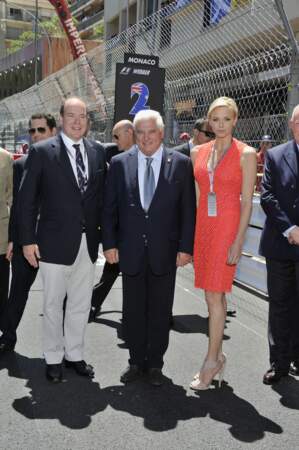 Charlene de Monaco mixe sa robe à une paire de talons hauts au Grand Prix de Formule 1 à Monaco 