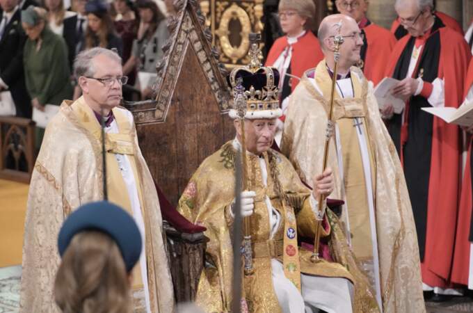 Charles III a été couronné en l'abbaye de Westminster, à Londres, le samedi 6 mai 2023.