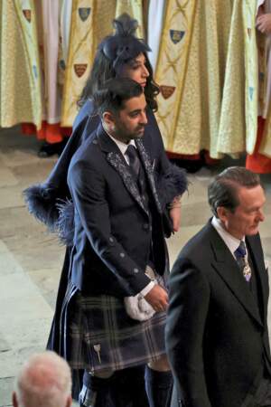 Le premier ministre écossais Humza Yousaf et son épouse Nadia El-Nakla arrivent pour assister à la cérémonie de couronnement du roi Charles III, à l'abbaye de Westminster, à Londres, le samedi 6 mai 2023.