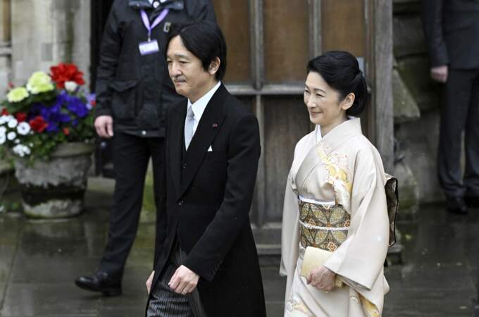 Le prince Fumihito du Japon et la princesse héritière Kiko arrivent pour assister au roi Charles III, à la cérémonie de couronnement à l'abbaye de Westminster, à Londres, le samedi 6 mai 2023.