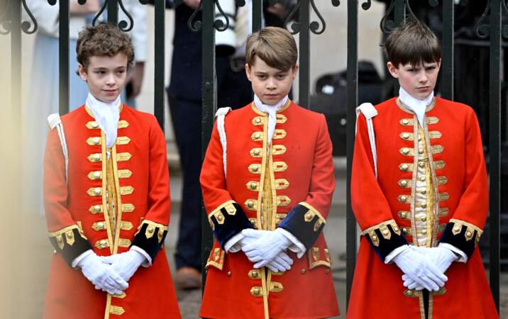 Le prince George de Galles très concentré avant la cérémonie de couronnement du roi Charles III, à l'abbaye de Westminster, à Londres, le samedi 6 mai 2023.