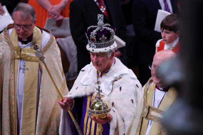 Le roi Charles III, lors de son couronnement, à l'abbaye de Westminster, à Londres, le 6 mai 2023.