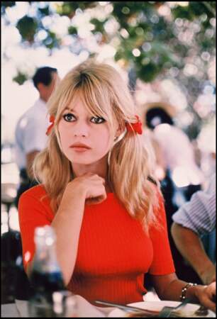 L'iconique frange rideau de Brigitte Bardot