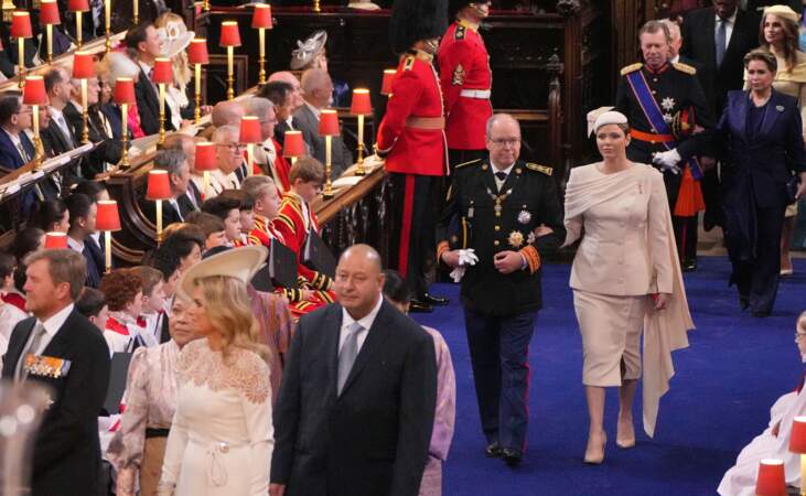 Charlene de Monaco rejoint avec élégance la cérémonie de couronnement du roi d'Angleterre Charles III à Londres, le 6 mai 2023