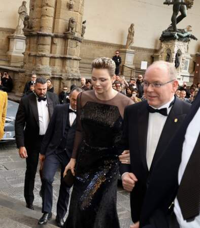 Charlene de Monaco est élégante avec une longue robe à Florence, le 12 avril 2023
