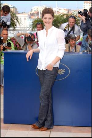 Chiara Mastroianni et son style chic-décontracté au Festival de Cannes en 2007. elle présente "Les chansons d'amour"