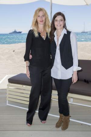 Sandrine Kiberlain et Chiara Mastroianni en chemise et gilet de costume au Festival de Cannes en 2016
