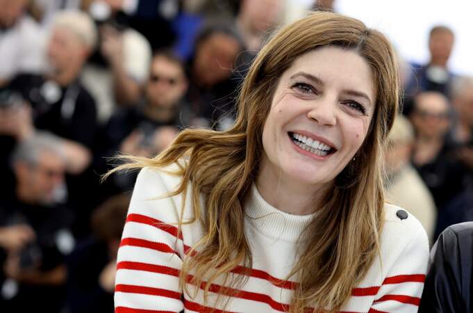 Chiara Mastroianni en pull marinière, blanc et rouge au Festival de Cannes en 2019
