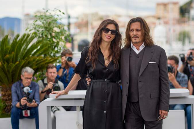 Maïwenn et Johnny Depp - Photocall de la conférence de presse pour "Jeanne du Barry" lors du 76ème Festival de Cannes le 17 mai 2023