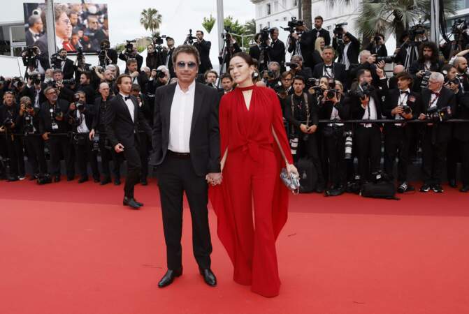 Jean-Michel Jarre et Gong Li - Montée des marches du film "Indiana Jones et le Cadran de la Destinée" pour le 76ème Festival de Cannes. Le 18 mai 2023