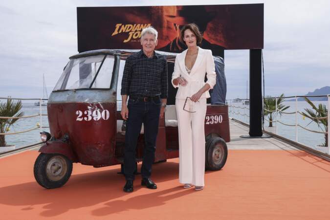 Harrison Ford et Phoebe Waller-Bridge - Photocall de la conférence de presse pour "Indiana Jones et le Cadran de la Destinée" lors du 76ème Festival de Cannes le 18 mai 2023