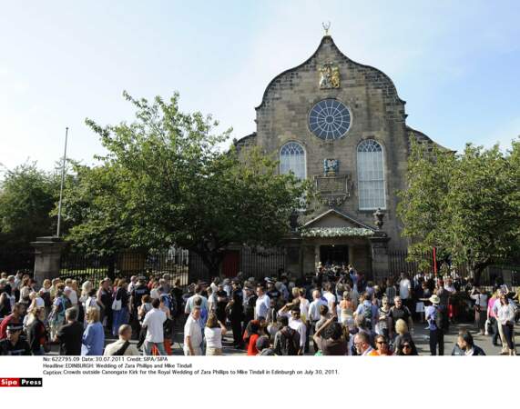 Zara Phillips se marie avec Mike Tindall le 30 juillet 2011 en l'église de Canongate, dans la capitale écossaise, Edimbourg. 