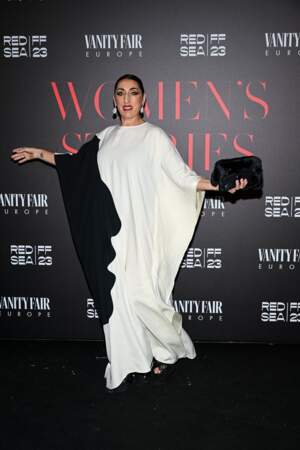 Rossy De Palma et sa robe bicolore à la soirée de gala "Women Stories by Vanity Fair" en marge du Festival de Cannes, le 18 mai 2023