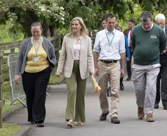 Sophie Rhys-Jones, duchesse d'Edimbourg, rencontre des étudiants du Berkshire College of Agriculture près de Maidenhead (Berkshire), le 18 mai 2023.