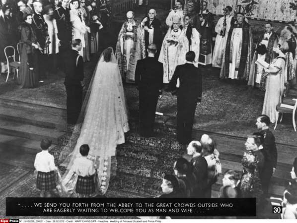 Elizabeth II et le prince Philip se marient le 20 novembre 1947 , à l'abbaye de Westminster