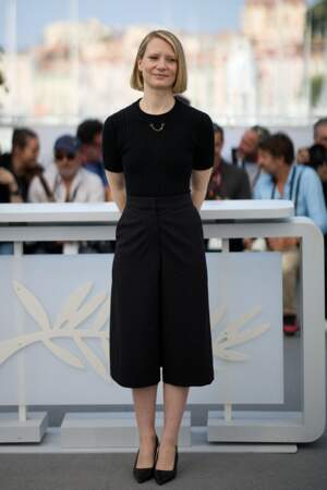 Mia Wasikowska élégante lors du photocall du film "Club Zéro" au 76ème Festival International du Film de Cannes, le 23 mai 2023