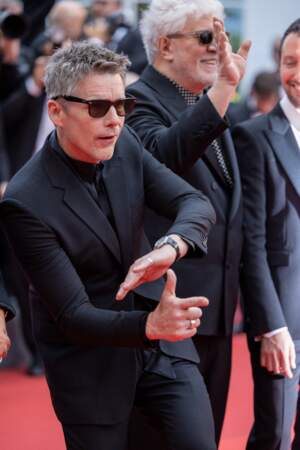 Jour 2 : Ethan Hawke - Montée des marches du film "Kaibutsu (Monster)" (Le 21 mai 2023, au Festival de Cannes)