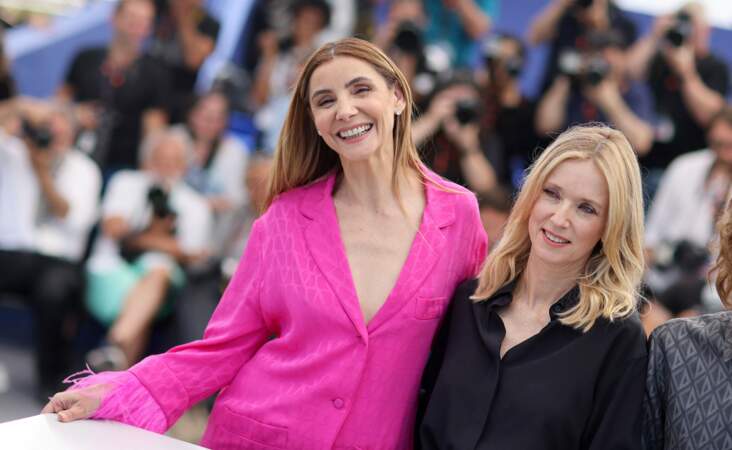 Clotilde Courau et Léa Drucker au sommet du chic lors du photocall de "L'été dernier", en compétition au Festival de Cannes, le 26 mai 2023
