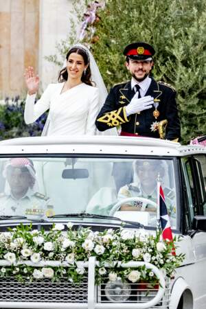Les mariés Hussein de Jordanie et de Rajwa al Saif, au palais Zahran à Amman, le 1er juin 2023.