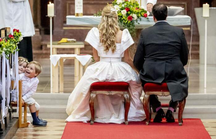 Pour son mariage, la comtesse Felicitas von Hartig plébiscite une robe aux manches bouffantes de la marque espagnole Jesus Peiro, le 10 juin 2023