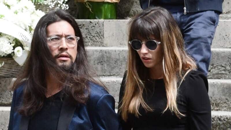 Le dernier enfant de Serge Gainsbourg, Lucien "Lulu" Gainsbourg était également présent en l'église Saint Roch de Paris, pour les obsèques de Jane Birkin, le 24 juillet 2023, accompagnée de sa partenaire.