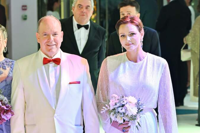 Albert II et Charlene de Monaco au 74e Gala de la Croix-Rouge Monégasque à la Salle des Etoiles ce samedi 29 juillet 2023