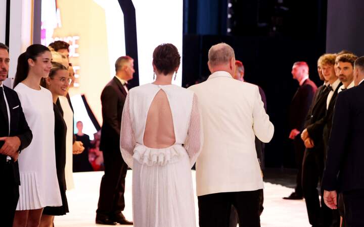 Albert II et Charlene de Monaco arrivent au 74e Gala de la Croix-Rouge Monégasque à la Salle des Etoiles ce samedi 29 juillet 2023