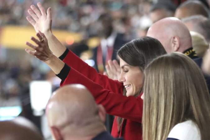 La reine Letizia d'Espagne ravie d'assister avec sa fille Sofia à la finale de la Coupe du monde féminine de la FIFA au Stadium Australia à Sydney, le 20 août 2023